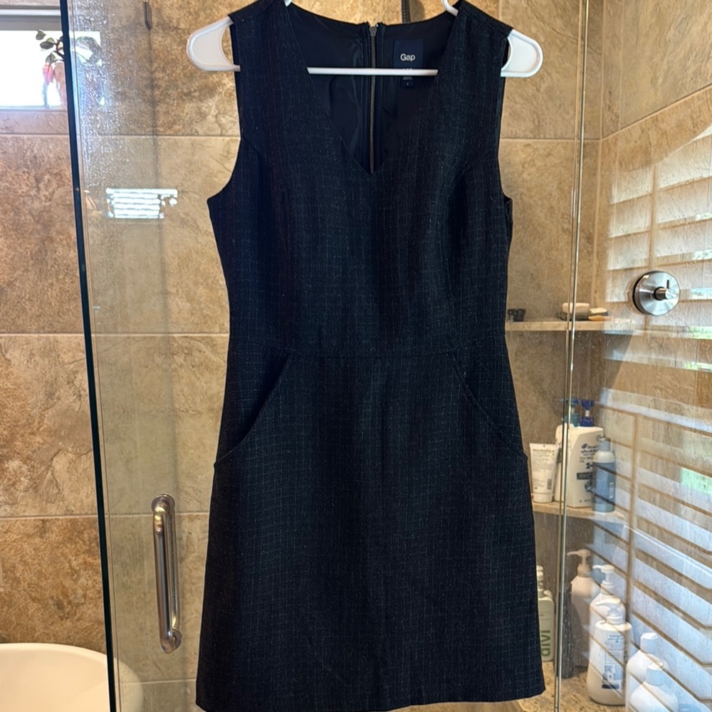 GAP Black Sleeveless Sheath Mini Dress